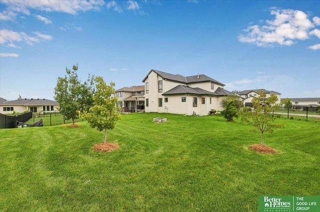 18222 Locust Street, Elkhorn, NE 68022