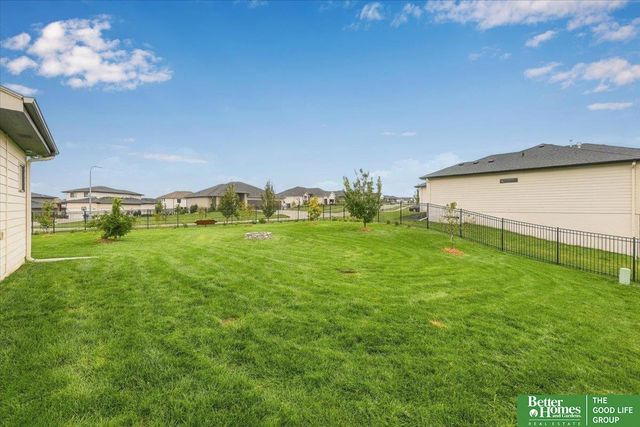 18222 Locust Street, Elkhorn, NE 68022