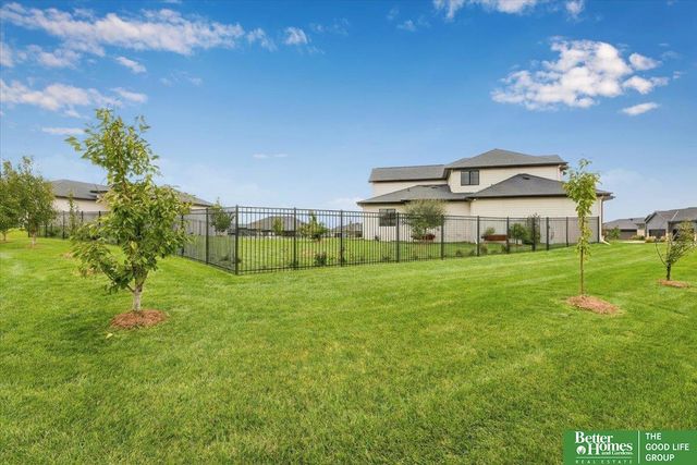 18222 Locust Street, Elkhorn, NE 68022