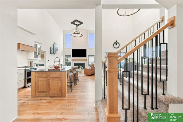 18222 Locust Street, Elkhorn, NE 68022