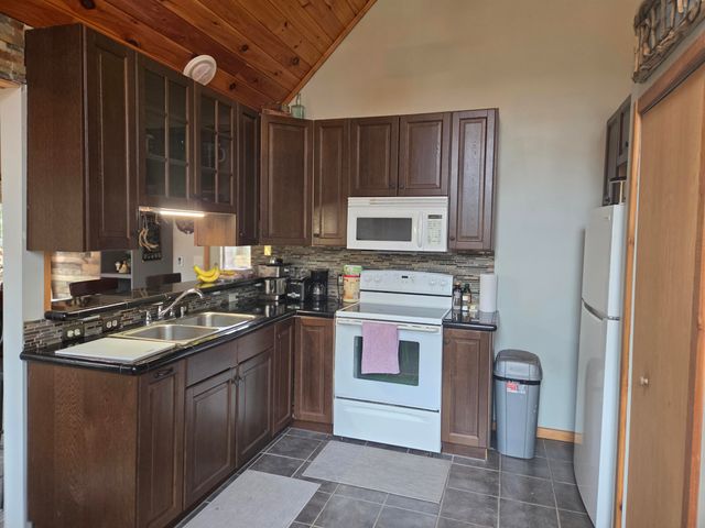 7709 Lakeview Drive, Morton Twp, MI 49346