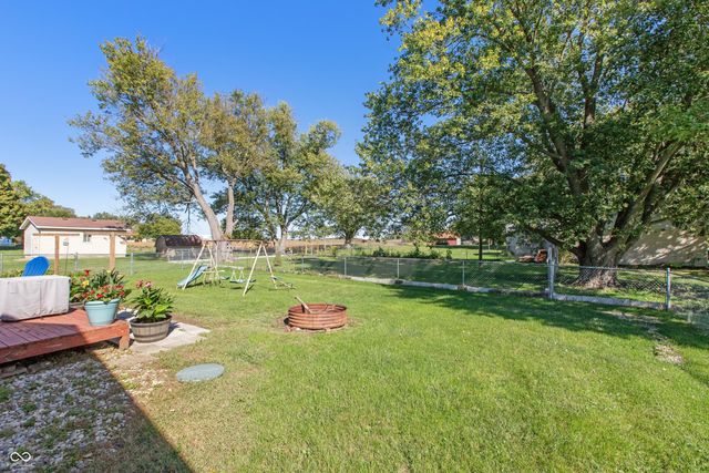 4021 N Graham Road, Whiteland, IN 46184