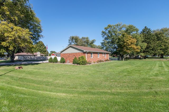 4021 N Graham Road, Whiteland, IN 46184