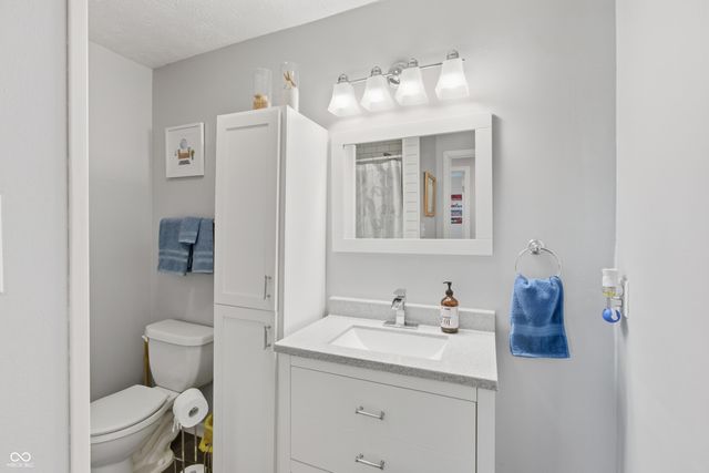 4021 N Graham Road, Whiteland, IN 46184