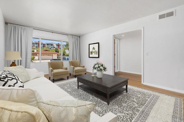 2345 Worden Street, Point Loma, CA 92107