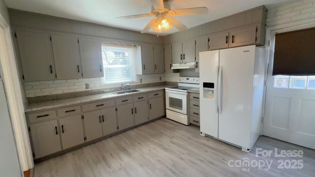 715 Tom Hunter Road, Charlotte, NC 28213