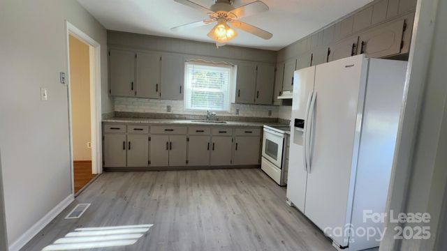 715 Tom Hunter Road, Charlotte, NC 28213