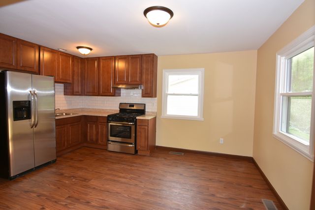 121 Pheasant Trail, Carpentersville, IL 60110