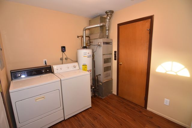 121 Pheasant Trail, Carpentersville, IL 60110