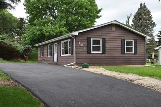 121 Pheasant Trail, Carpentersville, IL 60110