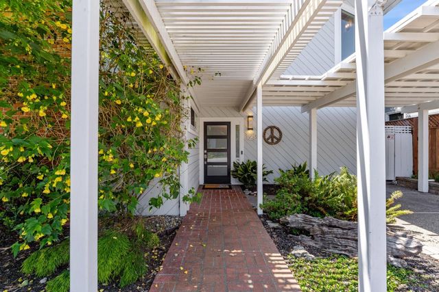 129 Santa Cruz Avenue, Aptos, CA 95003