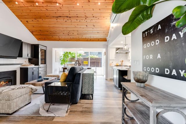 129 Santa Cruz Avenue, Aptos, CA 95003