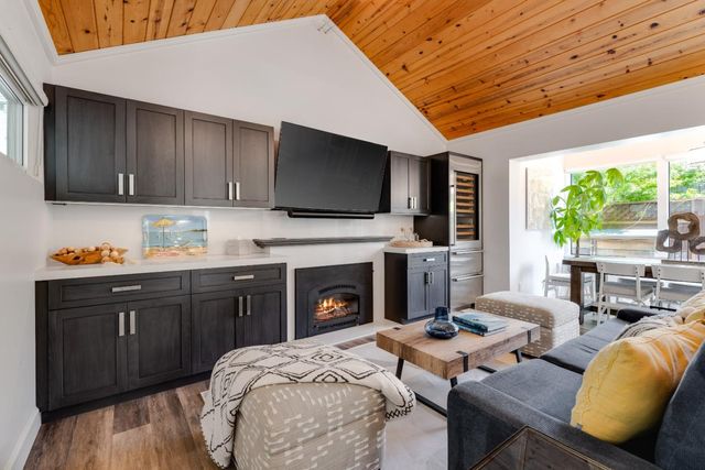 129 Santa Cruz Avenue, Aptos, CA 95003