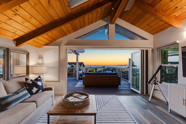 129 Santa Cruz Avenue, Aptos, CA 95003