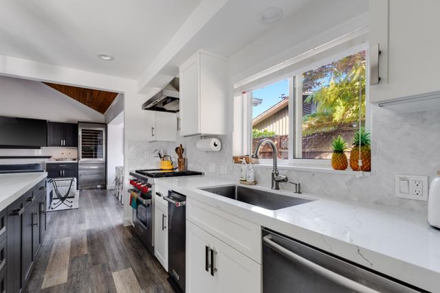 129 Santa Cruz Avenue, Aptos, CA 95003