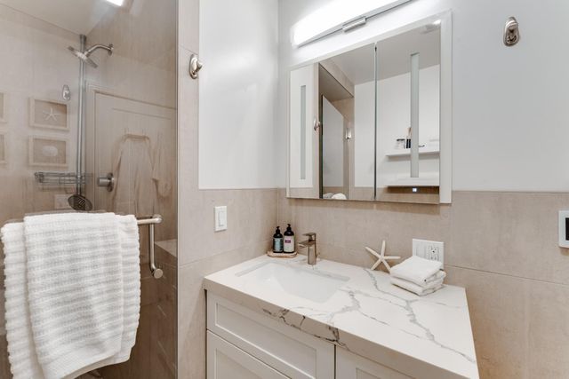 129 Santa Cruz Avenue, Aptos, CA 95003