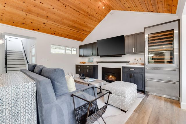 129 Santa Cruz Avenue, Aptos, CA 95003
