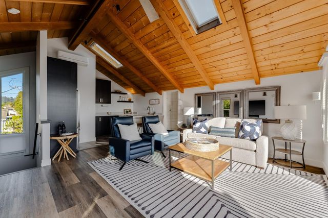 129 Santa Cruz Avenue, Aptos, CA 95003