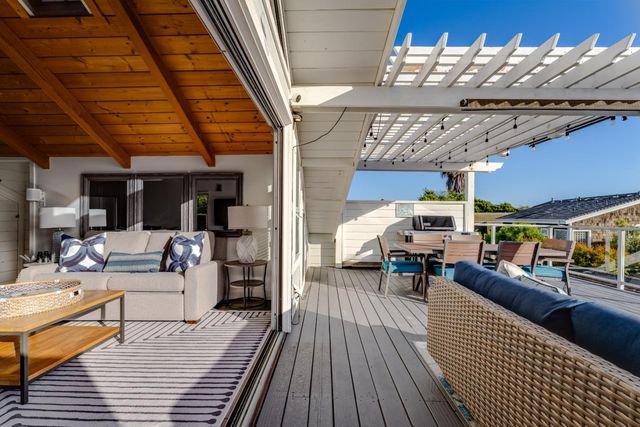 129 Santa Cruz Avenue, Aptos, CA 95003