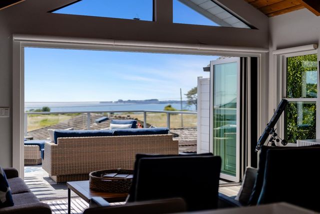 129 Santa Cruz Avenue, Aptos, CA 95003