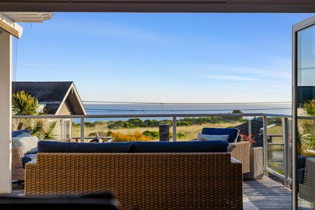 129 Santa Cruz Avenue, Aptos, CA 95003