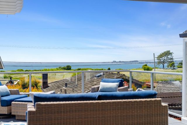 129 Santa Cruz Avenue, Aptos, CA 95003