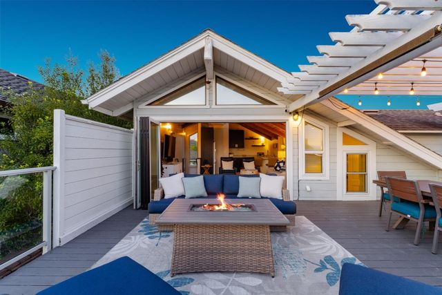 129 Santa Cruz Avenue, Aptos, CA 95003