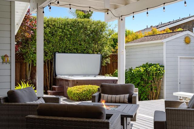 129 Santa Cruz Avenue, Aptos, CA 95003