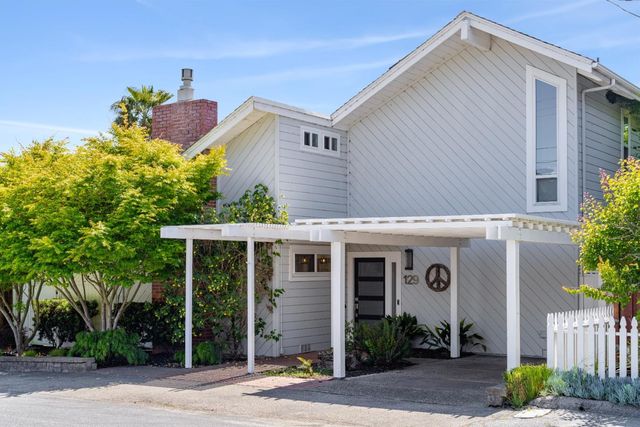 129 Santa Cruz Avenue, Aptos, CA 95003