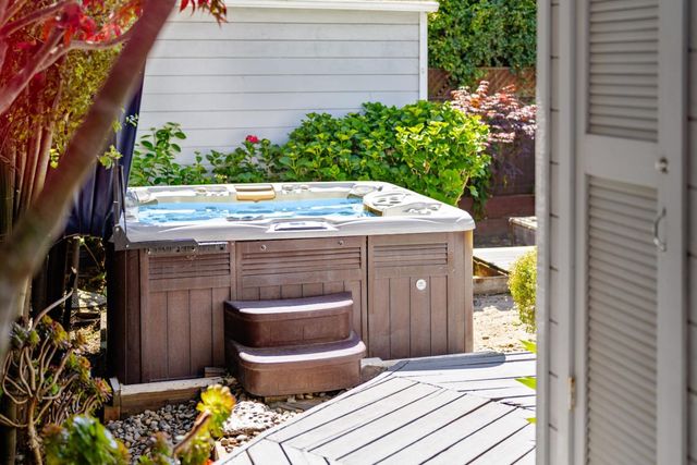 129 Santa Cruz Avenue, Aptos, CA 95003
