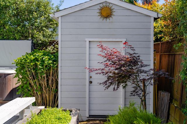 129 Santa Cruz Avenue, Aptos, CA 95003