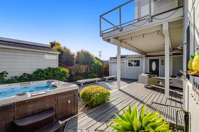 129 Santa Cruz Avenue, Aptos, CA 95003
