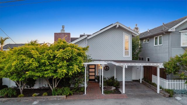 129 Santa Cruz Avenue, Aptos, CA 95003