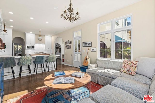 537 N June Street, Los Angeles, CA 90004