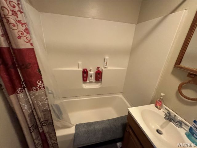 746 17th Street, Niagara Falls, NY 14301