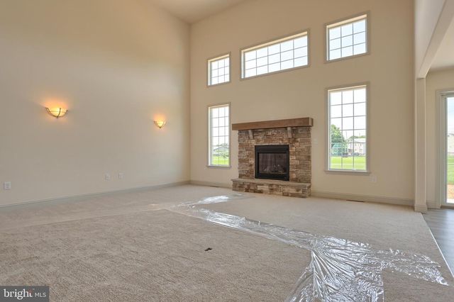 017 ROLLING MEADOW RD, Lebanon, PA 17046