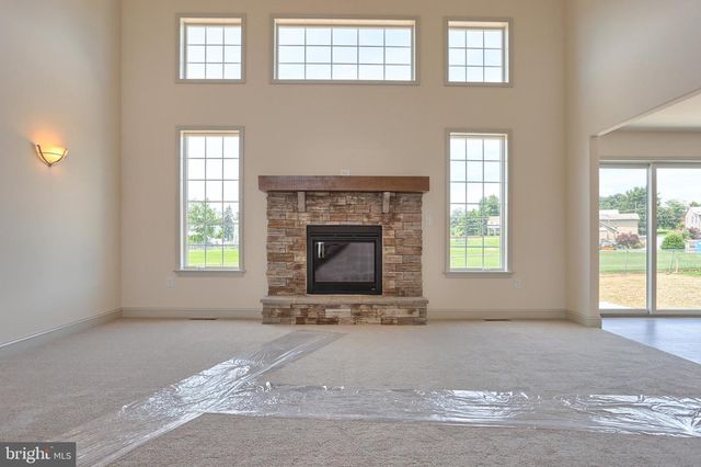 017 ROLLING MEADOW RD, Lebanon, PA 17046