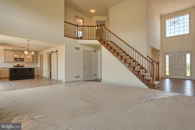 017 ROLLING MEADOW RD, Lebanon, PA 17046