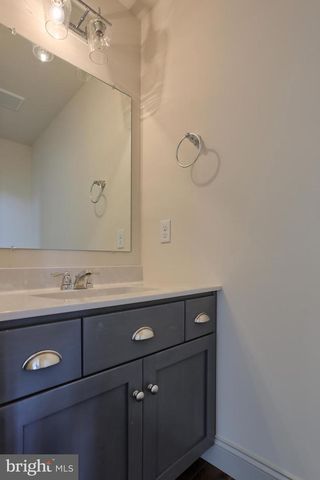 017 ROLLING MEADOW RD, Lebanon, PA 17046