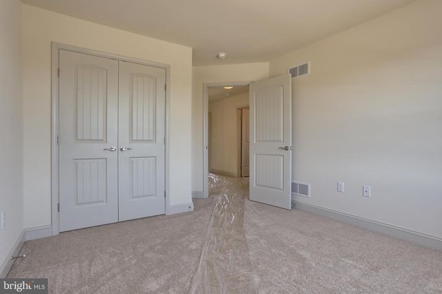 017 ROLLING MEADOW RD, Lebanon, PA 17046