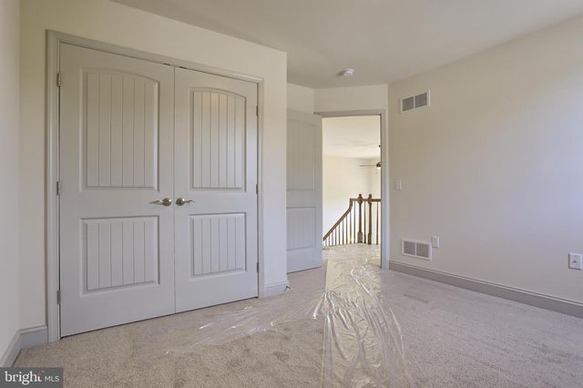 017 ROLLING MEADOW RD, Lebanon, PA 17046