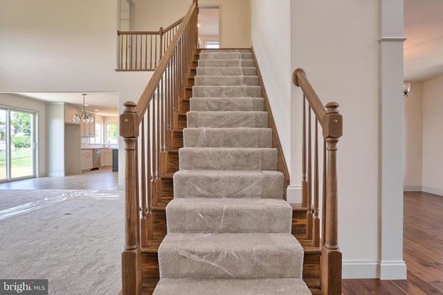 017 ROLLING MEADOW RD, Lebanon, PA 17046