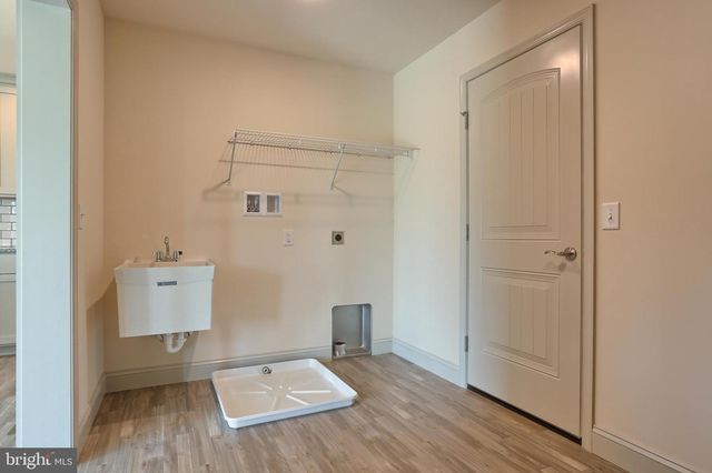 017 ROLLING MEADOW RD, Lebanon, PA 17046