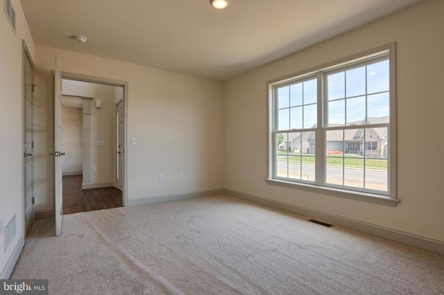 017 ROLLING MEADOW RD, Lebanon, PA 17046