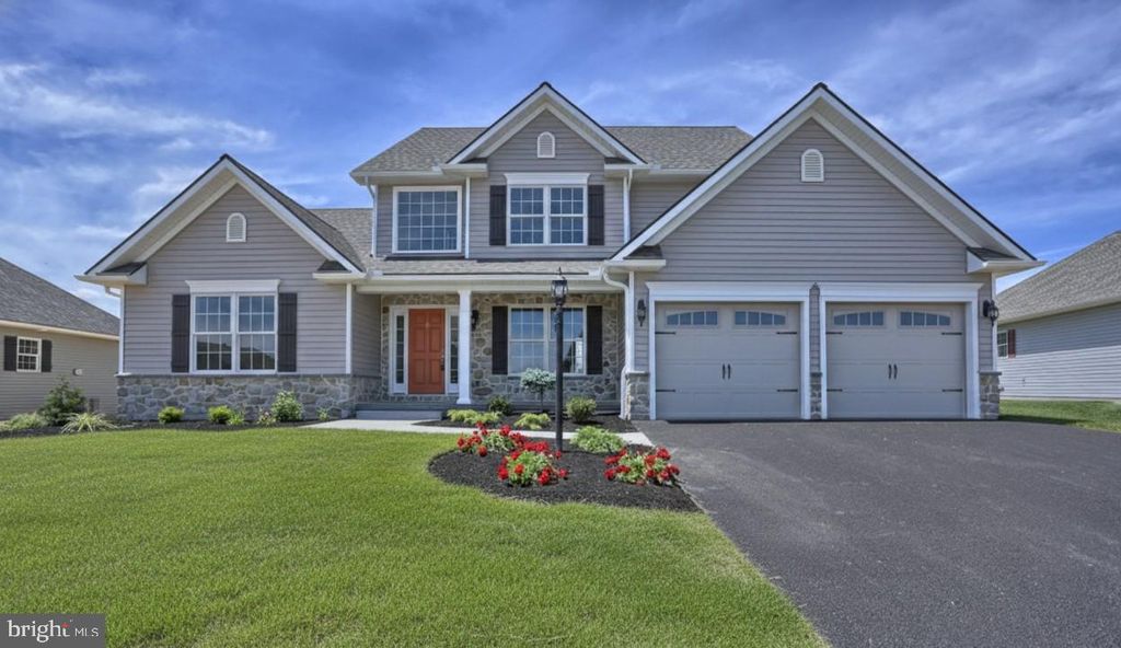 017 ROLLING MEADOW RD, Lebanon, PA 17046