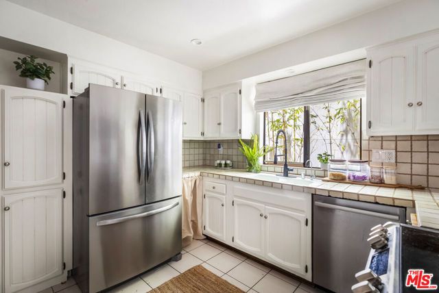 1916 Overland Avenue 2, Los Angeles, CA 90025