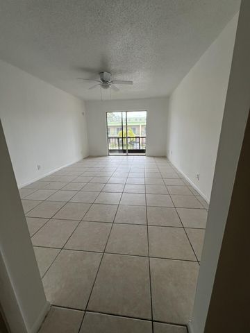 4129 NW 88th Avenue 202, Coral Springs, FL 33065