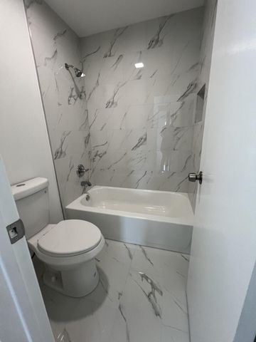 4129 NW 88th Avenue 202, Coral Springs, FL 33065