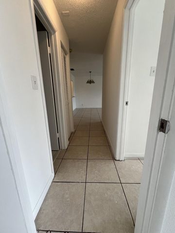 4129 NW 88th Avenue 202, Coral Springs, FL 33065