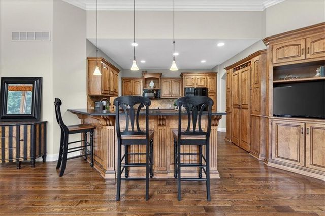 20805 W 91 Terrace, Lenexa, KS 66220